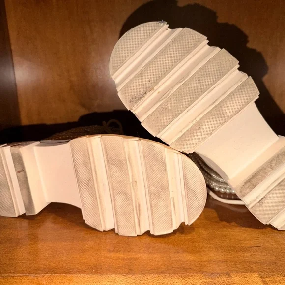 Elegant Pearl-Embellished Cream Boots - Picture 2 of 6